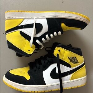 Jordan 1 Mid Yellow Toe Black
